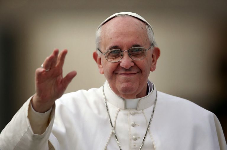 El Papa Francisco se queja por 2da vez de políticos argentinos que se sacan fotos con él para usarlo