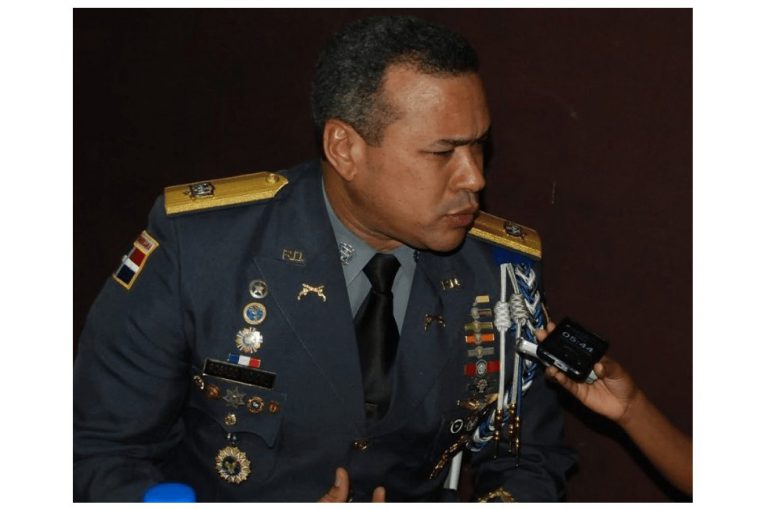 stituyen a director de Policía Preventiva tras reunión con convocantes a marcha