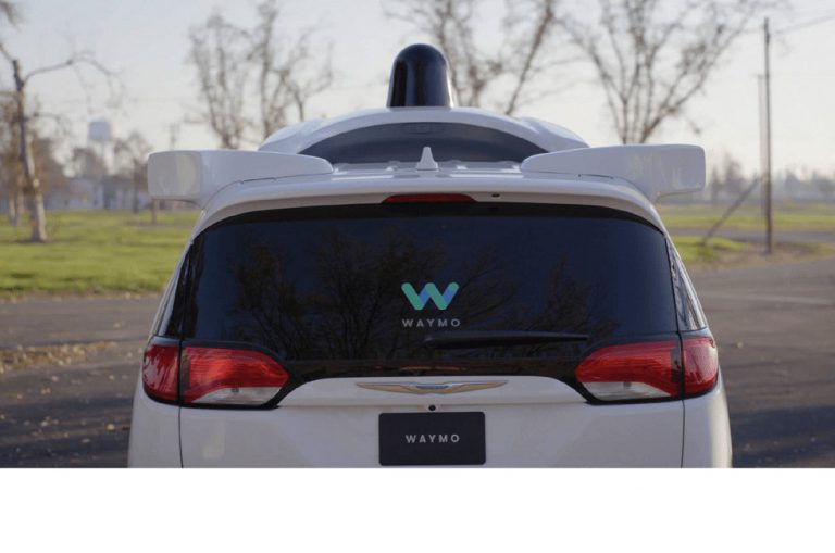 Google acusa a Uber de robar secretos del coche sin conductor