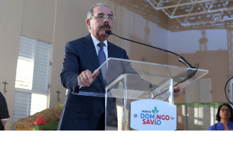 Danilo Medina encabeza presentación de Nuevo Domingo Savio que beneficiara mas de 40 mil habitantes en Los Guandules