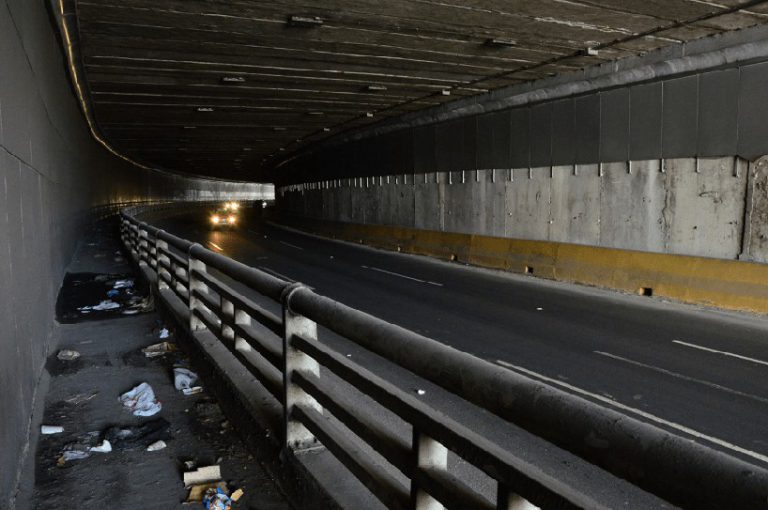 Obras cumbre de Leonel Fernadez yacen en el abandono