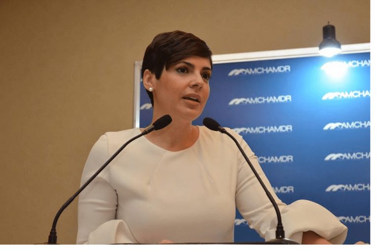(Video) Yolanda Martinez Responde a caso supuesta corrupcion en ProCompetencia