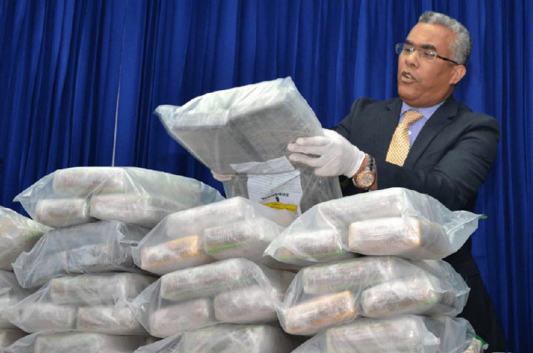Cae Teniente Coronel Policia Nacional con con 135 libras de marihuana