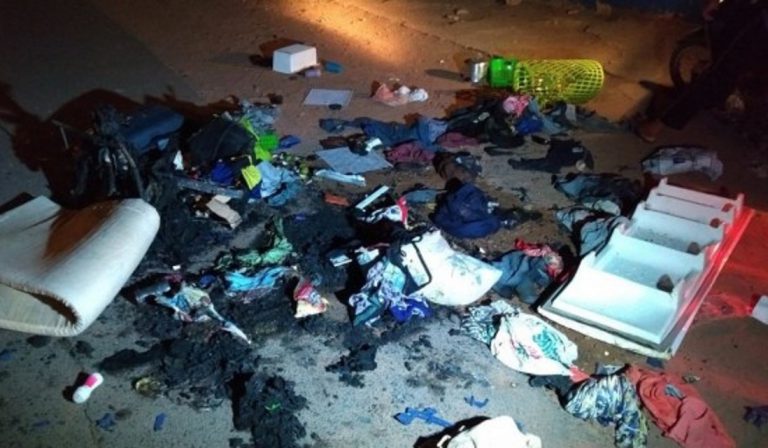 Hacen huir Venezolanos de municipio Roraima, y queman sus pertenencias por la muerte de una persona