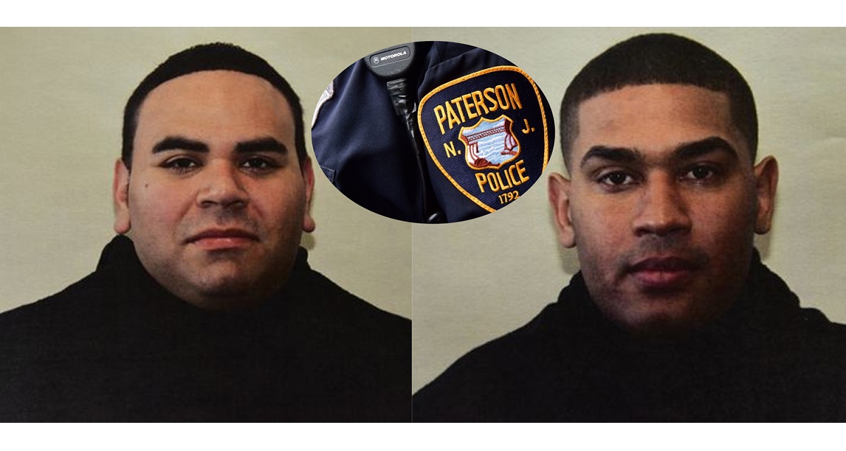 Policφas hispanos arrestados por el FBI