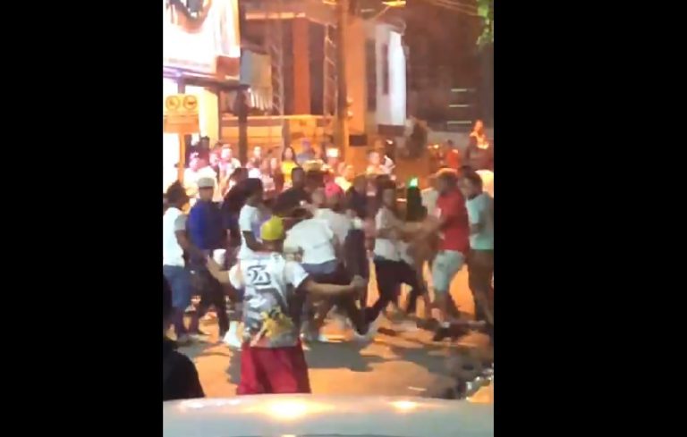 Comenzo el carnaval en Jarabacoa vea video que corre en redes sociales de todos contra todos