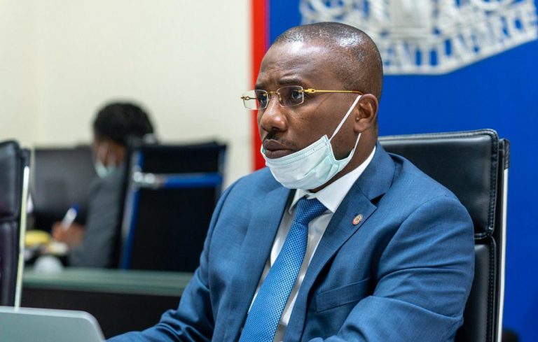Haití espera decisión del presidente Abinader sobre migración haitiana según su ministro Claude Joseph