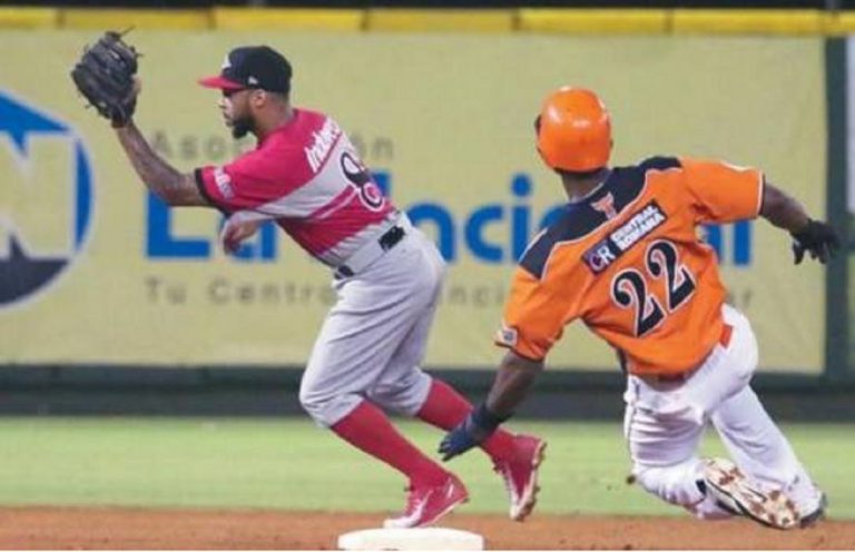Peloteros de los Toros del Este dan positivos al COVID-19, 3 jugadores han sido puesto en cuarentena por el virus