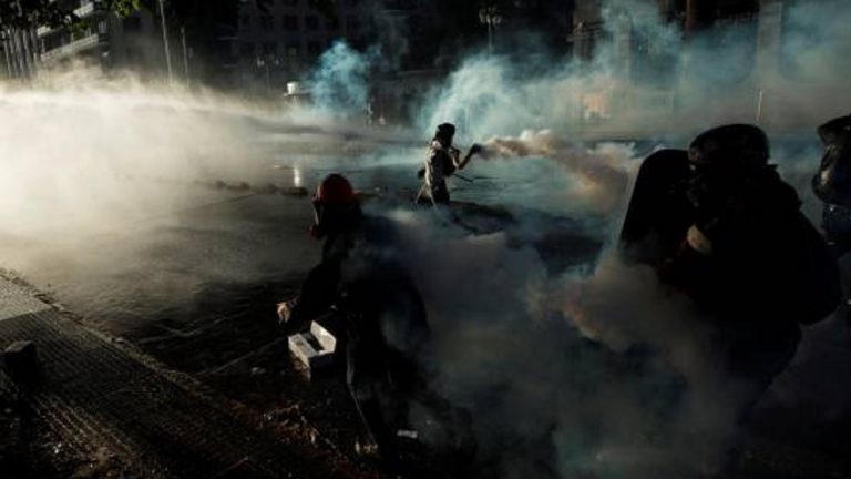 Santiago de Chile bajo intensas manifestaciones contra el gobierno