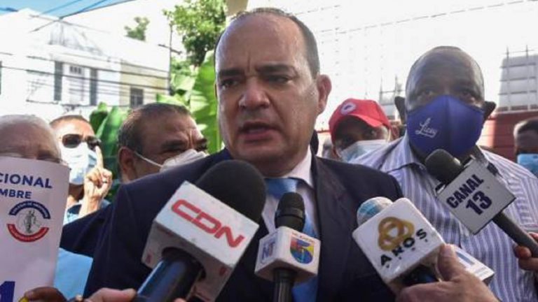 Surun Hernández es reelecto como presidente del Colegio de Abogados, según un informe preliminar.