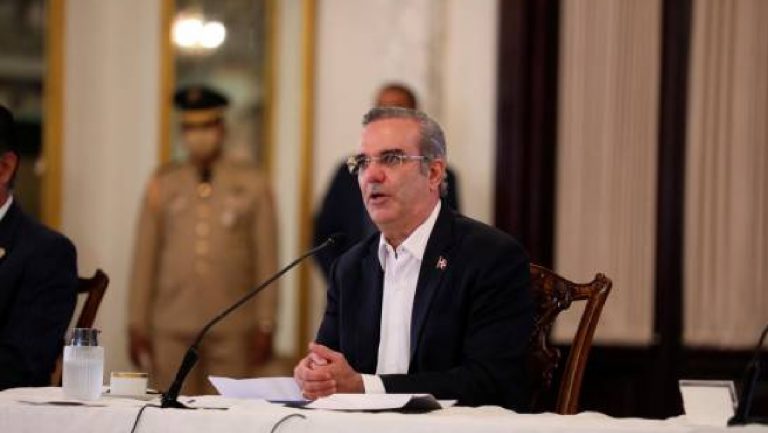 Gobierno dominicano sustituye programa “Supérate” en lugar de “Comer es primero”
