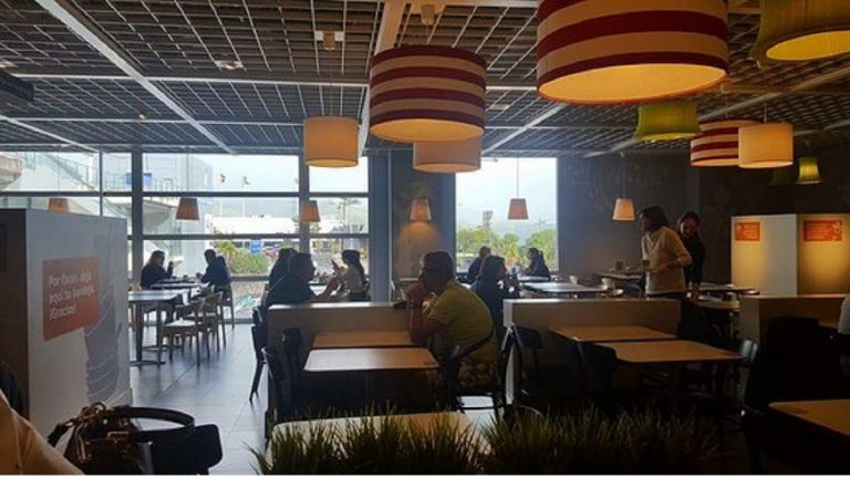 Restaurantes podrán ocupar hasta 50 % de su capacidad en nuevas medidas anti-covid