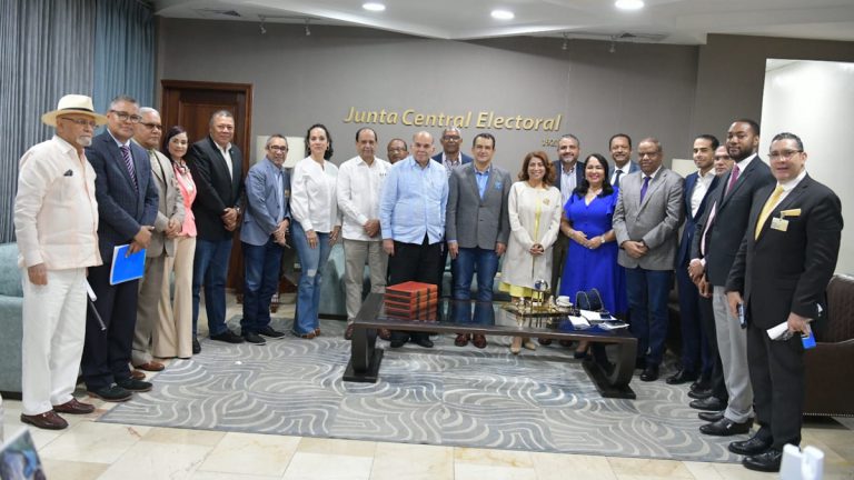 JCE y partidos políticos coordinan acciones para próxima reunión de Mesa Reforma Electoral