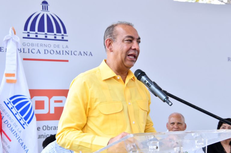 Deligne Ascención inicia en El Seibo obras por más de 2 mil millones de pesos