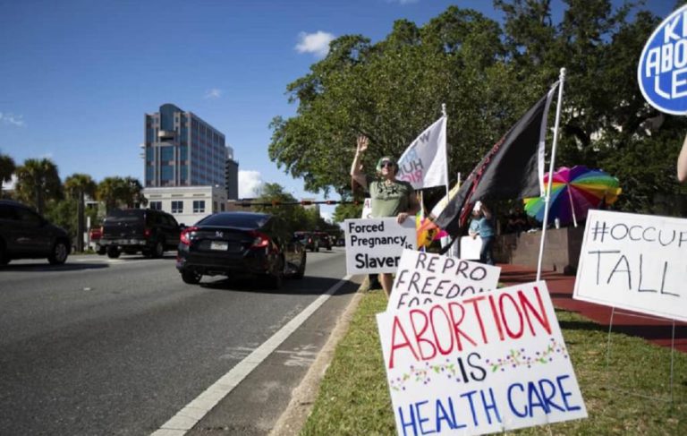 En La Florida, prohíben el aborto después de seis semanas de gestación