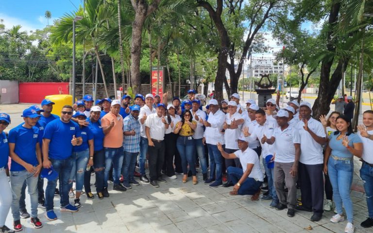 Ciudadanos abren las puertas de sus casas al PRM para inscribirse en todo el territorio nacional