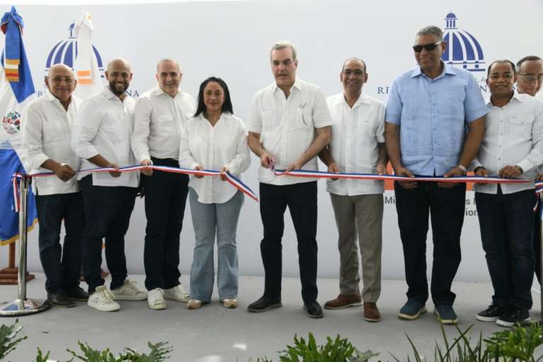 Construidas por MOPC el presidente Abinader entrega obras por más de 720 millones de pesos en MTS