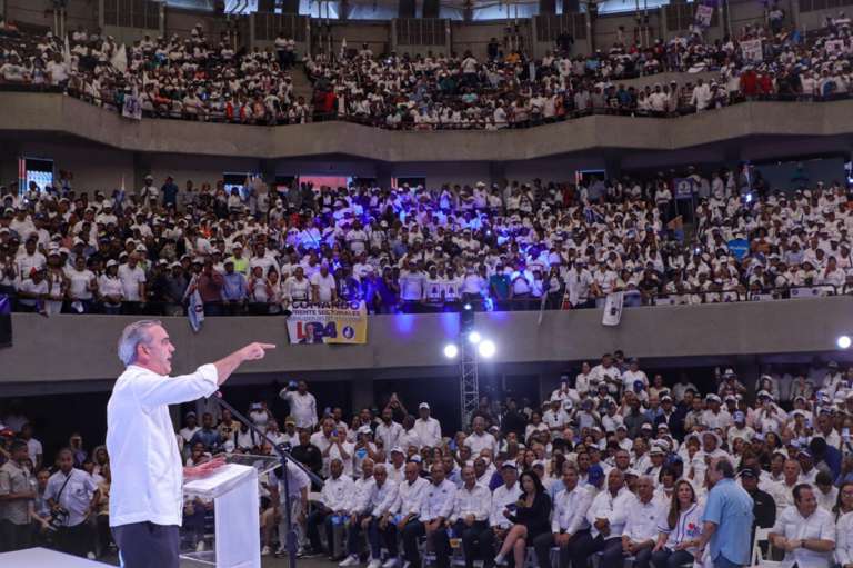 Candidato presidencial del PRM llama a frentes sectoriales de su partido acudir a votar el 19 de mayo para continuar profundizando el cambio en todo el país.