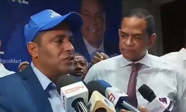 San Cristóbal se viste de cambio: Más de 500 exlíderes del PLD abrazan la visión de Justicia Social y Apoyan a Luis Abinader