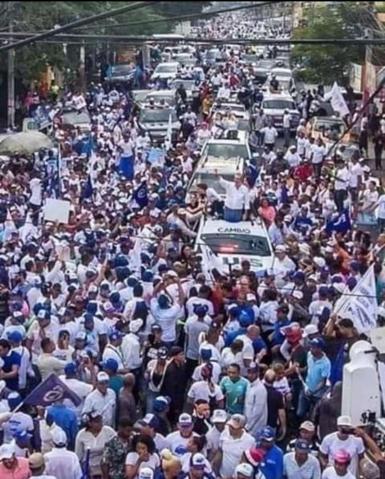 Abinader finaliza actividades este sábado en la Provincia SD, encabezando multitudinaria caravana en Santo Domingo Este
