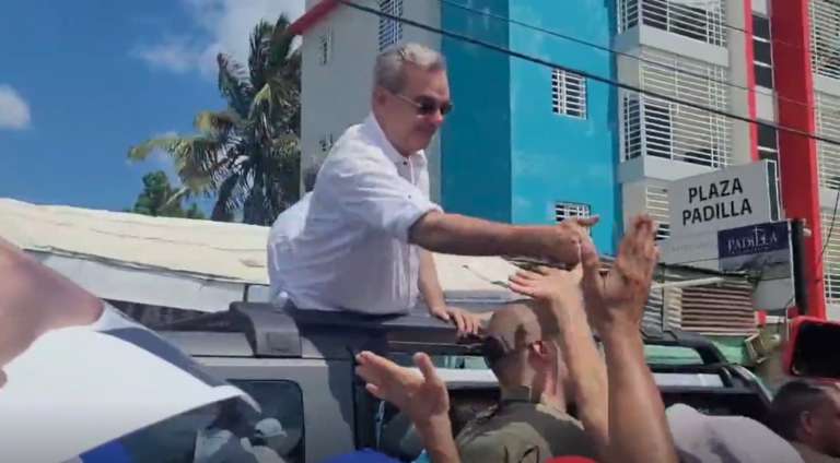 “Presidente Abinader moviliza partidarios en provincias dominadas por la oposición de La Romana y La Altagracia”