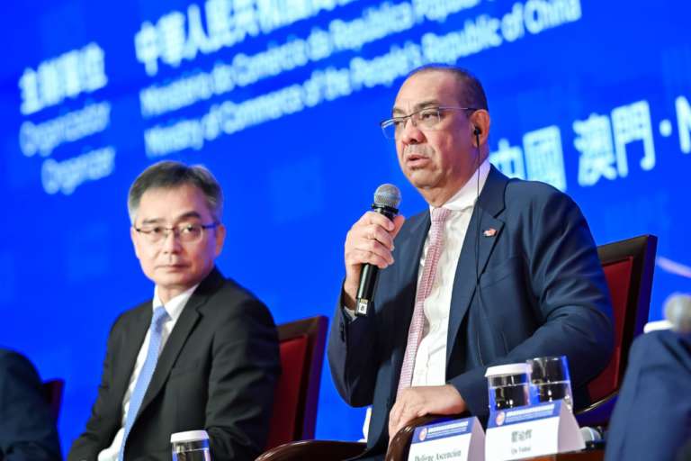 Desde La China, Deligne Ascención destaca planes estratégicos de infraestructuras sostenibles