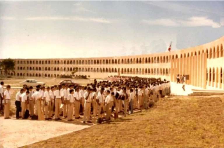 «Gobierno negocia antiguo colegio Maharishi para dedicarlo a proyecto recreativo en el Distrito Nacional»