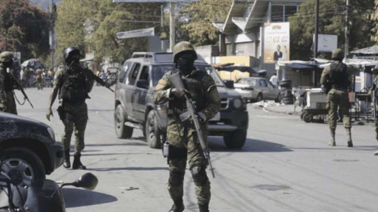«La lucha de Haití contra la violencia de las pandillas: tres agentes de policía asesinados en una emboscada»