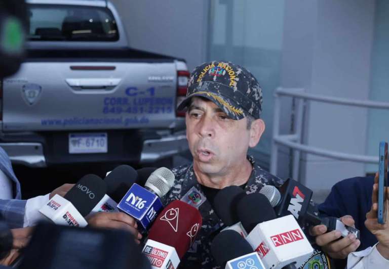 «La policía derriba a ladrones de bancos en un tiroteo dramático: un muerto, un arrestado, otro prófugo»