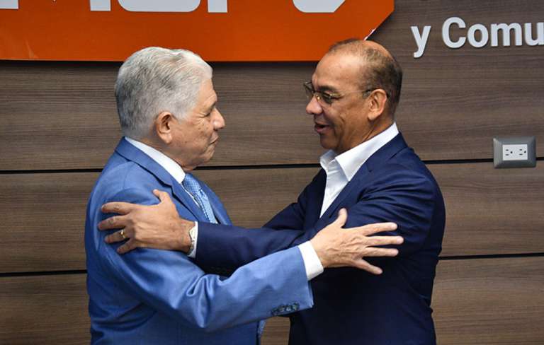 Eduardo Estrella asume como ministro de Obras Públicas y reafirma su compromiso con el desarrollo del país