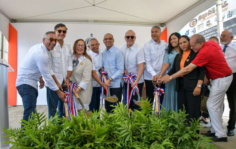 Deligne Ascención da inicio en Santiago a trabajos de reparación avenidas 27 de Febrero y Las Carreras