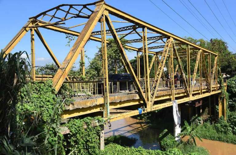 Obras Públicas cierra el puente sobre el río Camú en La Vega por trabajos de reparación