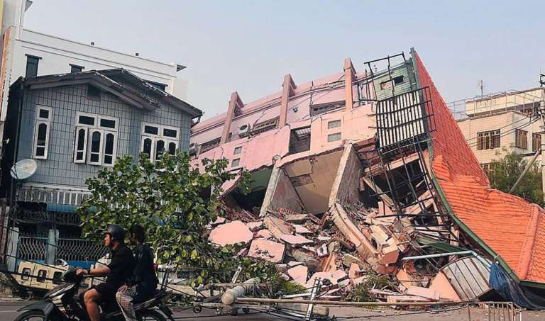 Mas de 1600 Muertos, hasta ahora por Terremoto Silencioso en Birmania Deja Más de 1.600 Muertos