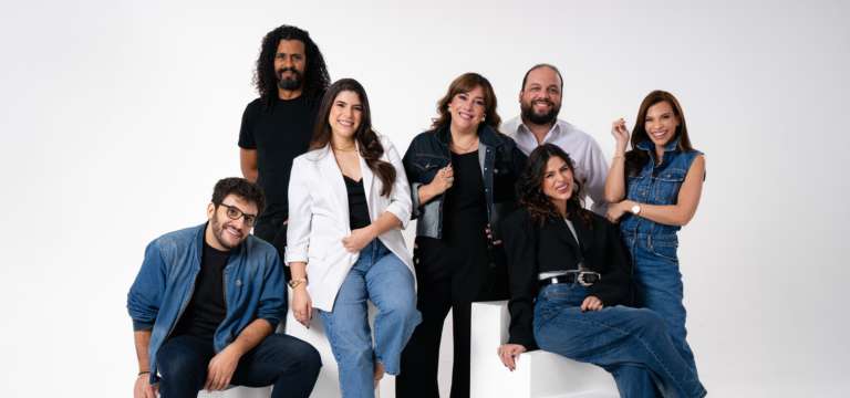 La X 102 renueva la radio con programa de temporada por toda la ciudad