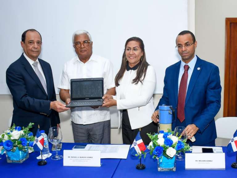 Bienes Nacionales entrega equipos tecnológicos a gobernaciones