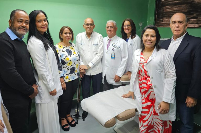 Hospital Gautier reconoce primer egresado de la Residencia de Cirugía Plástica