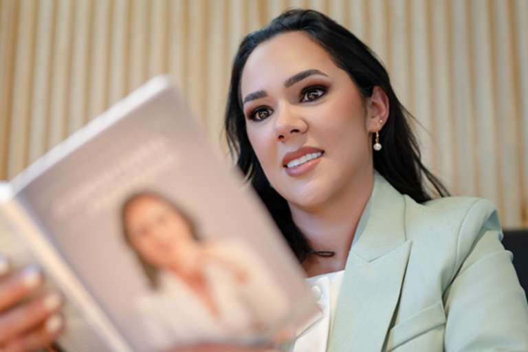 Mirianyis González lanza su libro “Consultoría con Propósito”, una guía transformadora para líderes y empresas