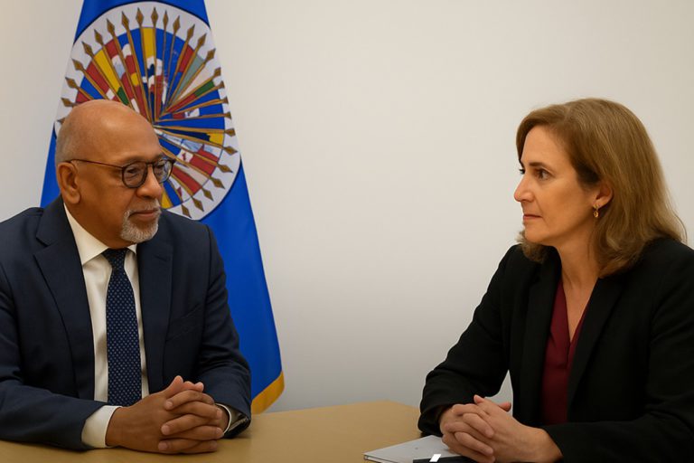 Se reunen secretario General de la OEA, Albert Ramdin, y Mara Tekach, Directora de la Misión Multinacional de Apoyo a la Seguridad de Haití