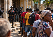 HAITÍ SIGUE SIN FECHA PARA SUS ELECCIONES: LA VIOLENCIA DE LAS BANDAS PROFUNDIZA LA CRISIS POLÍTICA
